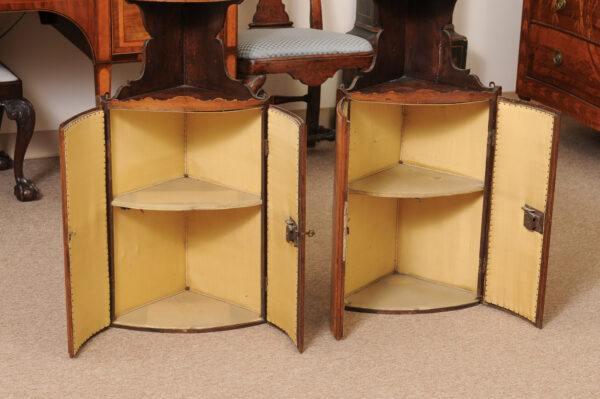 Pair of Hanging Inlaid Walnut Corner Cupboards, France ca. 1790 - Image 14