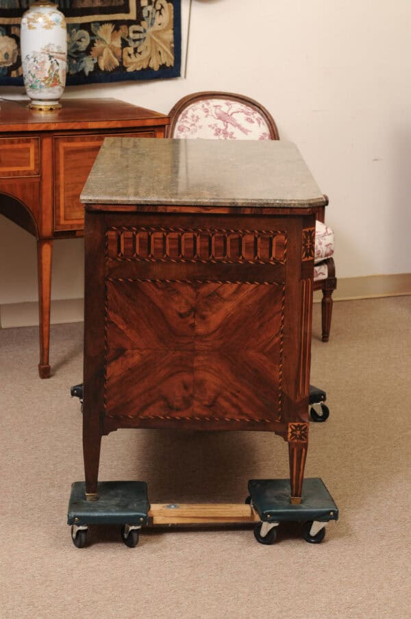 Louis XVI Parquetry Inlaid Commode with 3 Drawers and White Marble Top, France ca. 1790 - Image 7