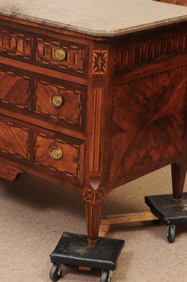 Louis XVI Parquetry Inlaid Commode with 3 Drawers and White Marble Top, France ca. 1790 - Image 13
