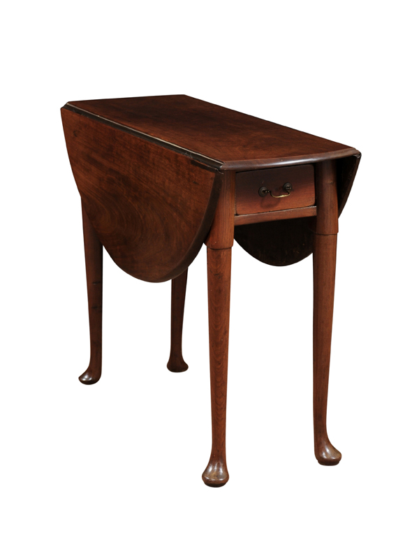 18th Century English Queen Anne Drop Leaf Table