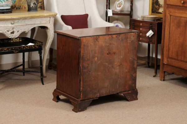 George III Bachelor's Chest in Mahogany with Brushing Slide, 4 Graduating Drawers, & Ogee Feet, England - Image 13