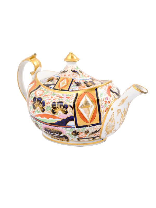 Early 19th Century English Porcelain Teapot