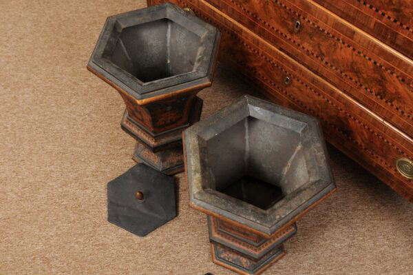Pair of Chinoiserie Decorated Tole Urns with Lids, Late 19th Century - Image 14