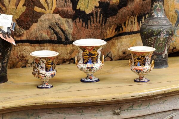 19th Century English Derby Garniture, ca. 1820. 3 PIECES. - Image 2