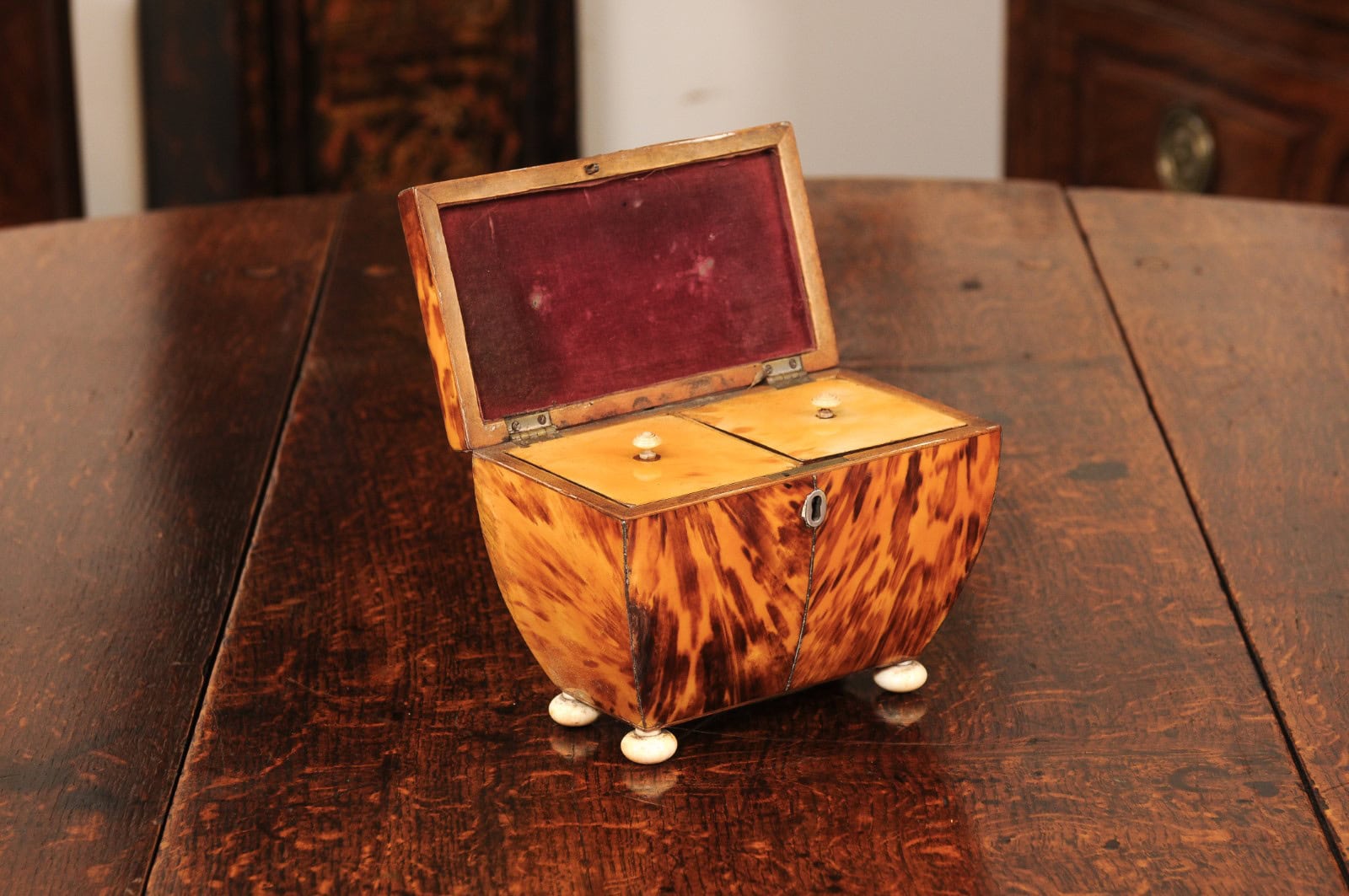 19th Century English Tortoiseshell Tea Caddy with Bun Feet - Image 5