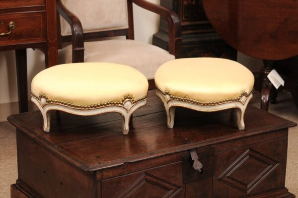 Pair of 19th Century Oval French Louis XVI Style Painted and Parcel Gilt Footstools - Image 12