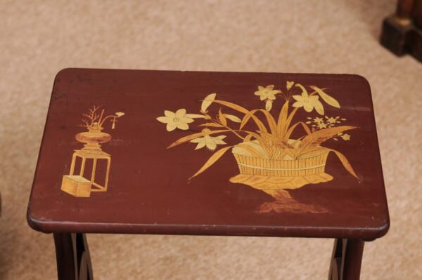Set of 5 Lacquered Nesting Tables with Chinoiserie Decoration ca. 1890 - Image 14