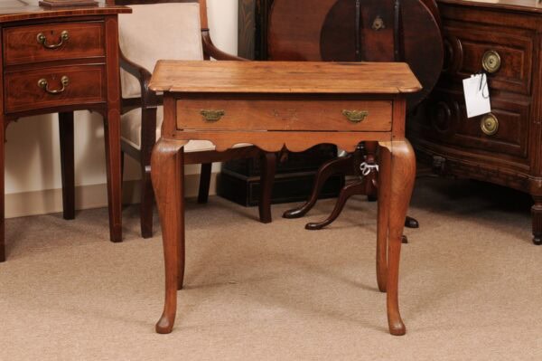 18th Century British Colonial Teak Lowboy with 1 Drawer, Cabriole Legs and Pad Feet - Image 13