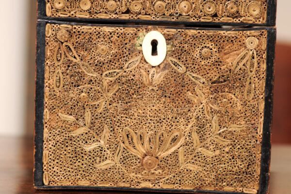 English Late 18th Century Rolled Paper Tea Caddy with Foliage Detail - Image 14