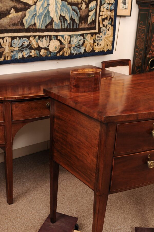 English 18th Century Oval Mahogany Tea Caddy with Shell Inlay - Image 11