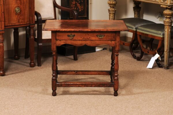 English Early 18th Century Pine William & Mary Side Table with Drawer and Box Stretcher - Image 13