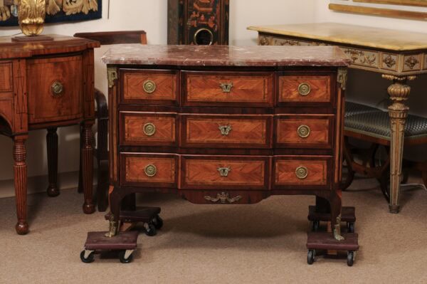 18th Century French Transitional XV/XVI Commode in Tulipwood/Kingwood with Marble Top and Ormolu Mounts - Image 13