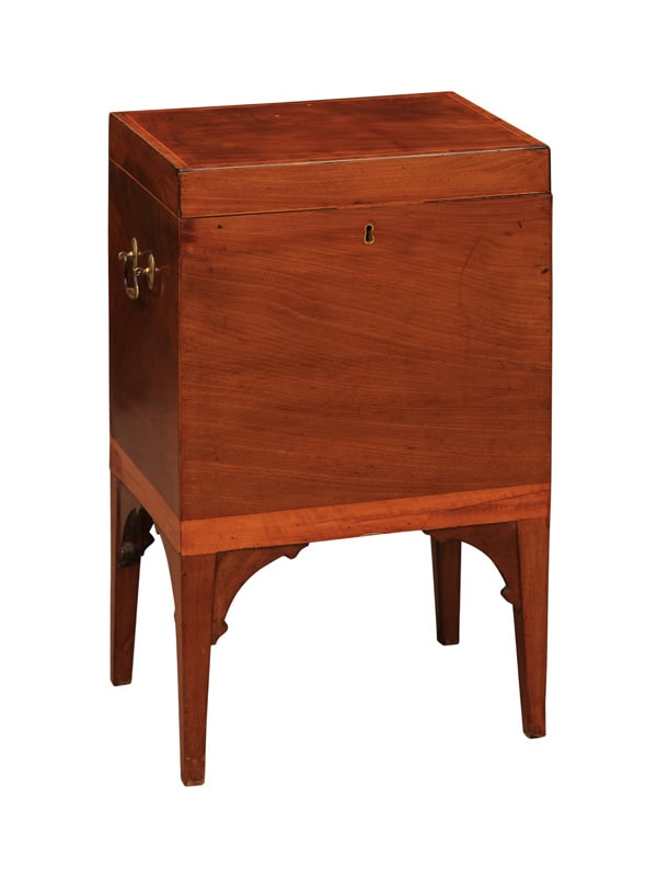 English Early 19th Century Faded Mahogany Cellarette with Tapered Square Legs