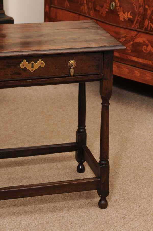 English 18th Century Oak Side Table with Drawer and Box Stretcher - Image 13