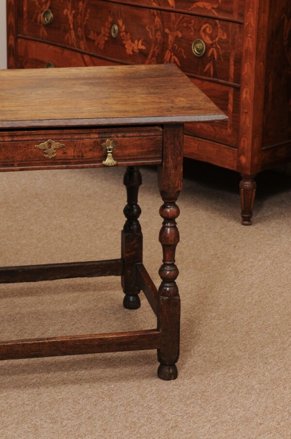 English 18th Century Oak Side Table with Drawer, Turned Legs and Box Stretcher - Image 14
