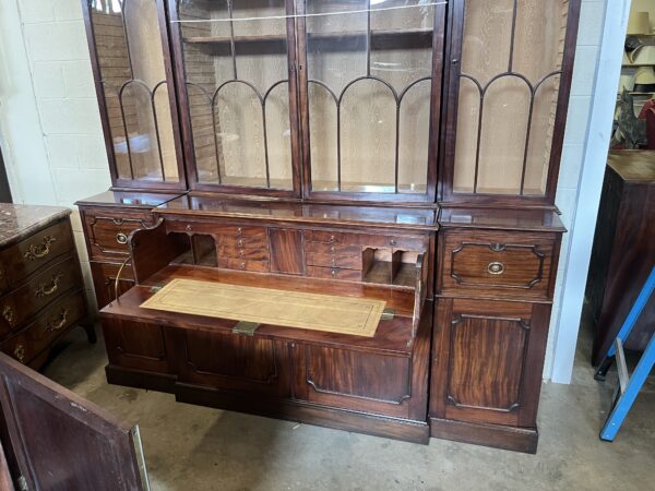 English Early 19th Century George III Mahogany Breakfront with Dental Moulded Cornice, Paneled Doors and Fitted Interior with Secretary Drawer - Image 3