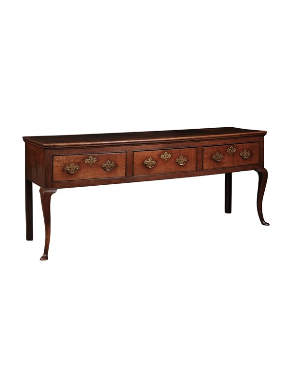 English Early 19th Century Dresser Base / Server in Oak with 3 Drawers, Cabriole Legs and Pad Feet