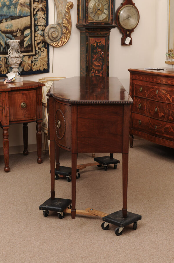 English Late 18th Century George III Mahogany Sideboard with Breakfront Form and Laurel Wreath Detail - Image 14