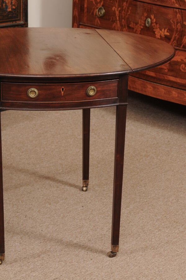 English George III Mahogany Pembroke Table in Mahogany with 1 Drawer and Square Tapered legs, Late 18th Century - Image 16