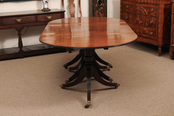 English Early 19th Century 20th Century Triple Pedestal Dining Table - Image 15