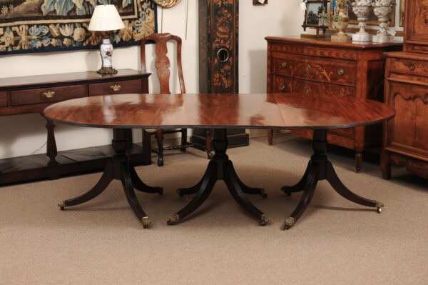 English Early 19th Century 20th Century Triple Pedestal Dining Table - Image 18