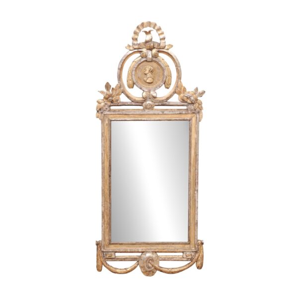 18th Century Italian Neoclassical Giltwood Mirror with Cameo Crest & Original Hand Beveled Mirror Plate - Image 2