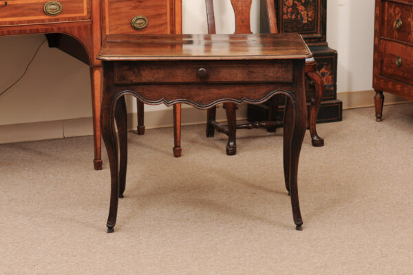 18th Century French Louis XV Walnut Side table with Drawer & Serpentine Apron - Image 13