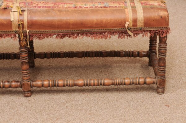 19th Century Spanish Walnut Long Bench with Leather Upholstery, Turned Legs and Stretcher - Image 13