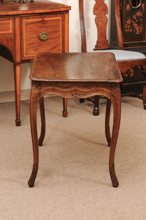 18th Century French Louis XV Walnut Table with Serpentine Apron - Image 14