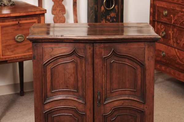 18th Century Italian Walnut Serpentine Buffet w/ 2 Doors - Image 15
