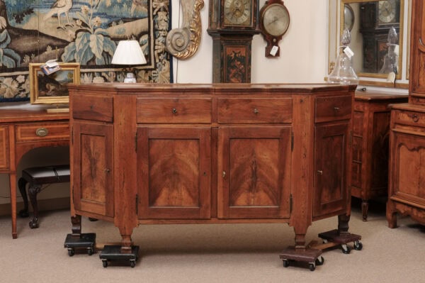 Early 19th Century Venetian Walnut Credenza with Canted Sides, 4 Doors & 4 Drawers - Image 13