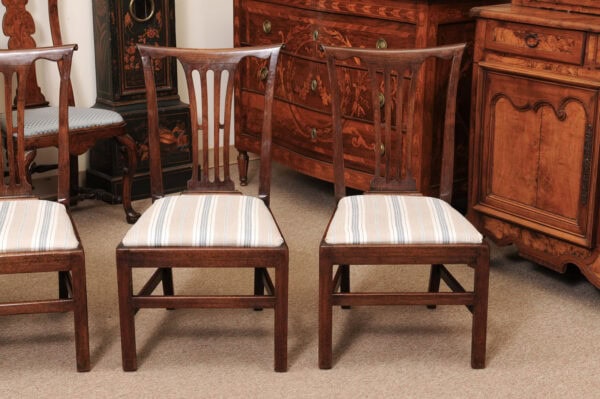 Set of 4 George III Chippendale Mahogany Side Chairs, England, Late 18th Century. PRICE PER PAIR. ONE PAIR AVAILABLE. - Image 18