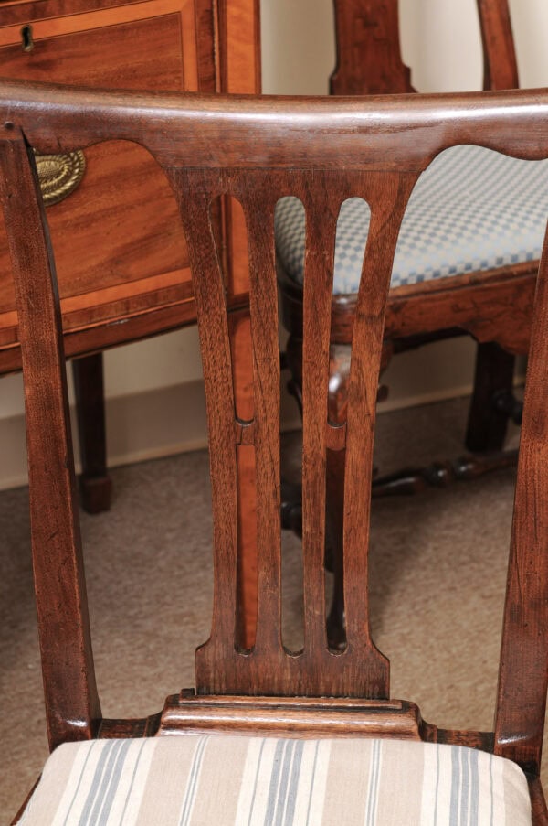 Set of 4 George III Chippendale Mahogany Side Chairs, England, Late 18th Century. PRICE PER PAIR. ONE PAIR AVAILABLE. - Image 19
