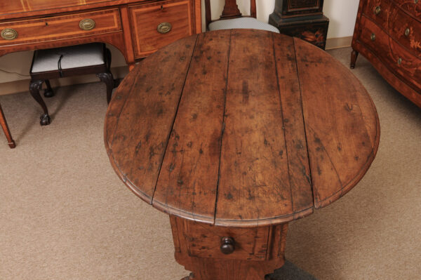 17th Century Italian Walnut Drop Leaf Table with Drawer ca. 1680 - Image 11