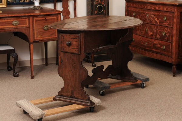 17th Century Italian Walnut Drop Leaf Table with Drawer ca. 1680 - Image 15
