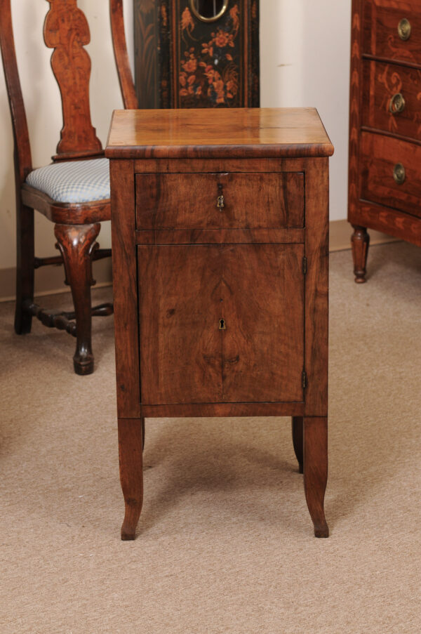 Pair of Late 18th Century Italian Walnut Bedside Commodini with Door & Drawer - Image 5