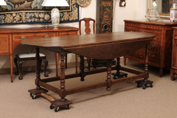 Large 17th Century Italian Lucchese Drop Leaf Oval Dining Table in Poplar - Image 3