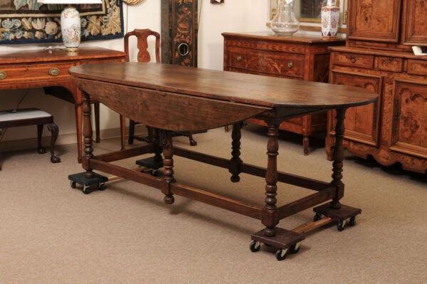 Large 17th Century Italian Lucchese Drop Leaf Oval Dining Table in Poplar - Image 8