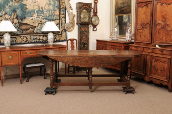 Large 17th Century Italian Lucchese Drop Leaf Oval Dining Table in Poplar - Image 9