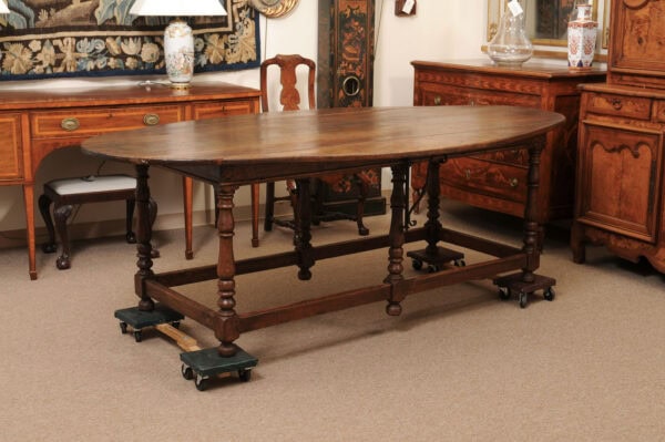 Large 17th Century Italian Lucchese Drop Leaf Oval Dining Table in Poplar - Image 12