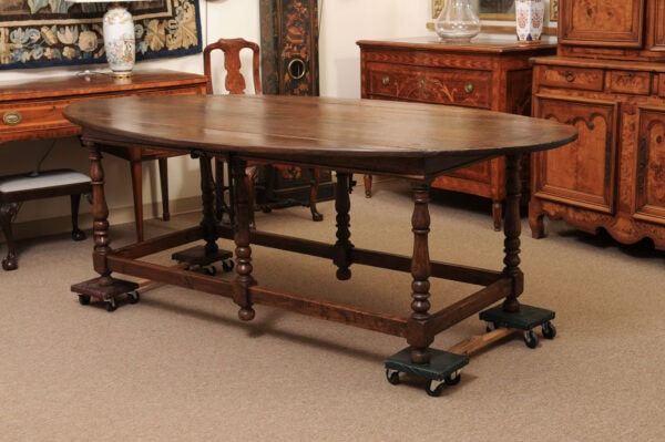 Large 17th Century Italian Lucchese Drop Leaf Oval Dining Table in Poplar - Image 14