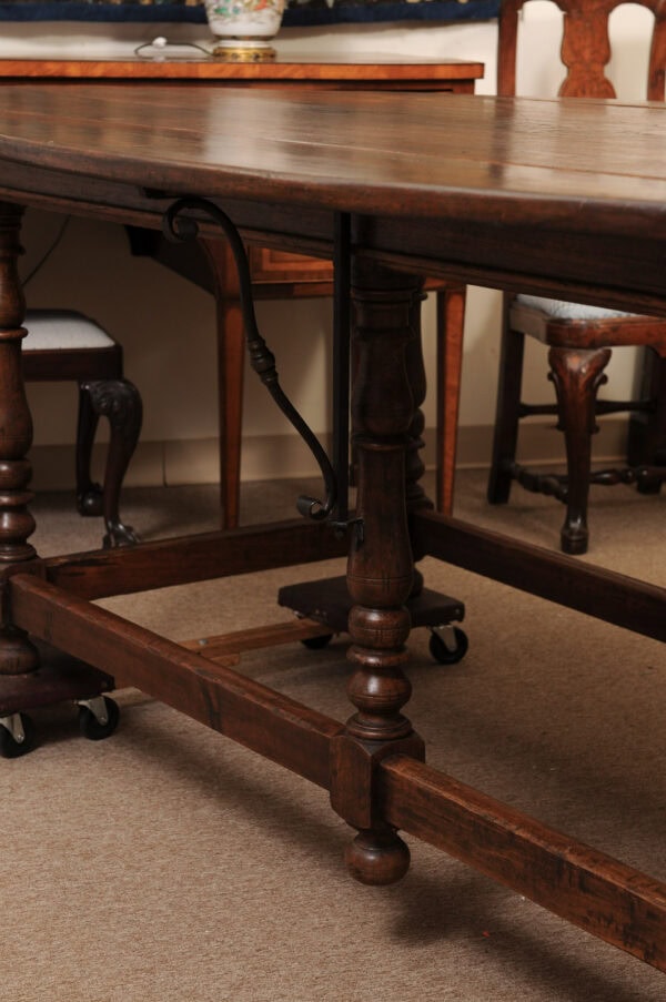 Large 17th Century Italian Lucchese Drop Leaf Oval Dining Table in Poplar - Image 16