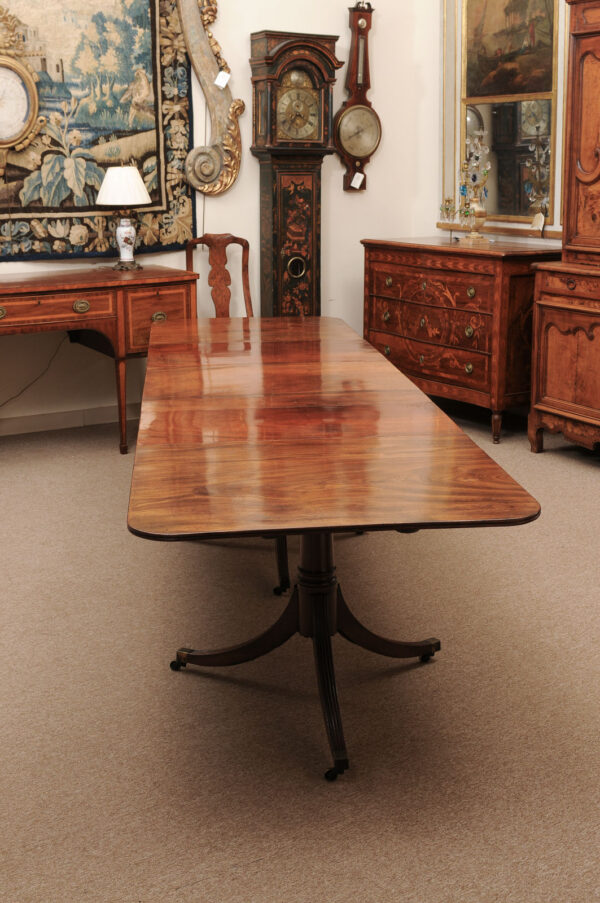 English Late 19th Century Triple Pedestal Extending Dining Table - Image 16