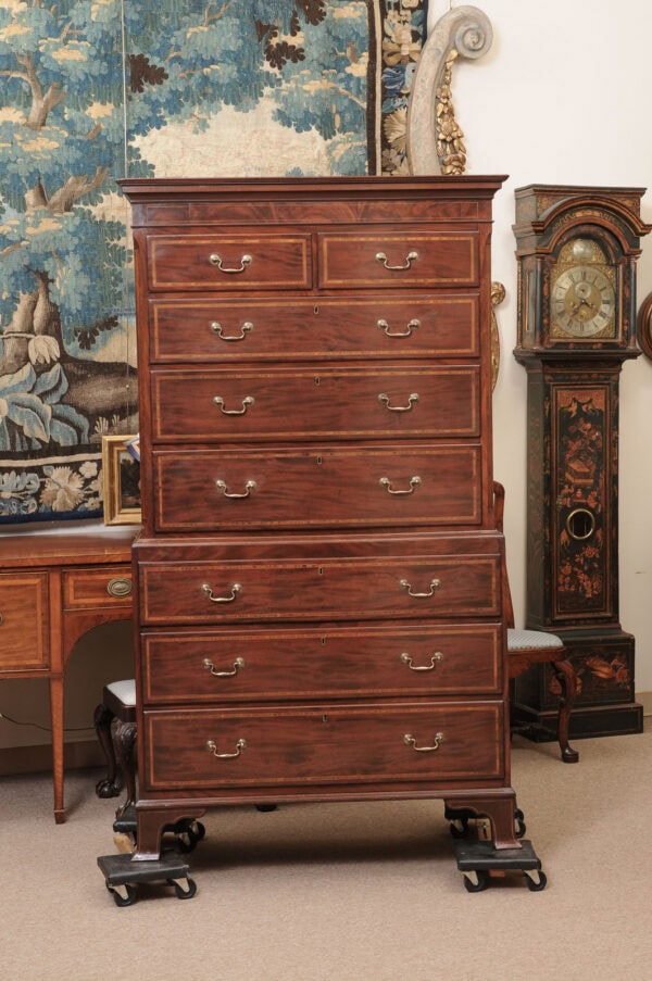 English 19th Century Mahogany Chest on Chest with Rosewood Crossbanding and Canted Sides - Image 17