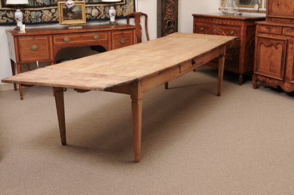 Large 18th Century Pine Dining Table with Pull Out Leaves & Square Tapering Legs - Image 15