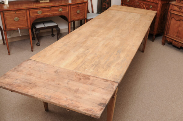 Large 18th Century Pine Dining Table with Pull Out Leaves & Square Tapering Legs - Image 16
