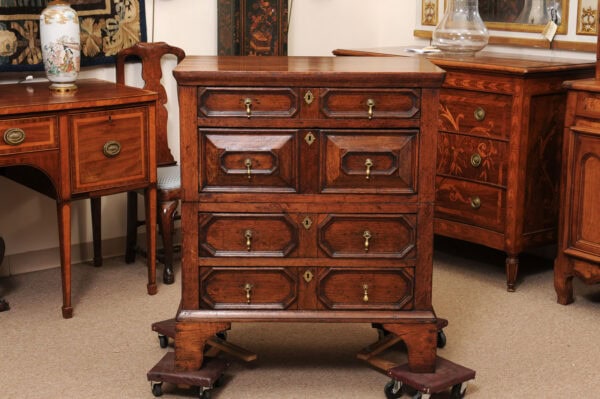 English 18th Century Oak Geometric Chest with Bracket Feet - Image 14