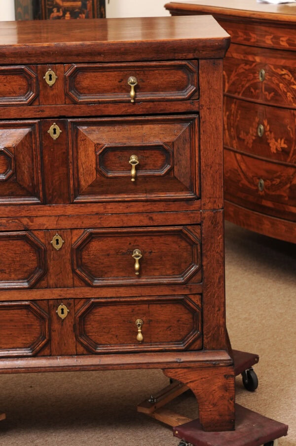 English 18th Century Oak Geometric Chest with Bracket Feet - Image 16