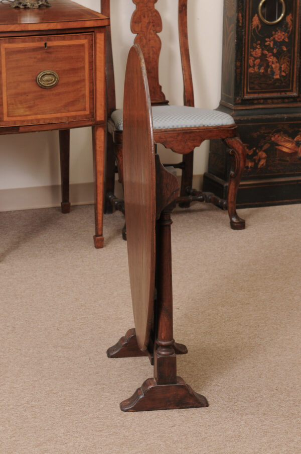 19th Century English Oak Oval Tilt Top Table with Gate Leg - Image 17