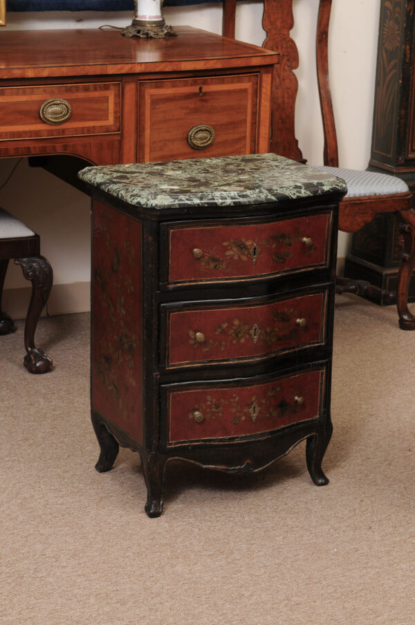 Pair of 18th Century Continental Chinoiserie Decorated Commodini with Green Marble Tops - Image 6